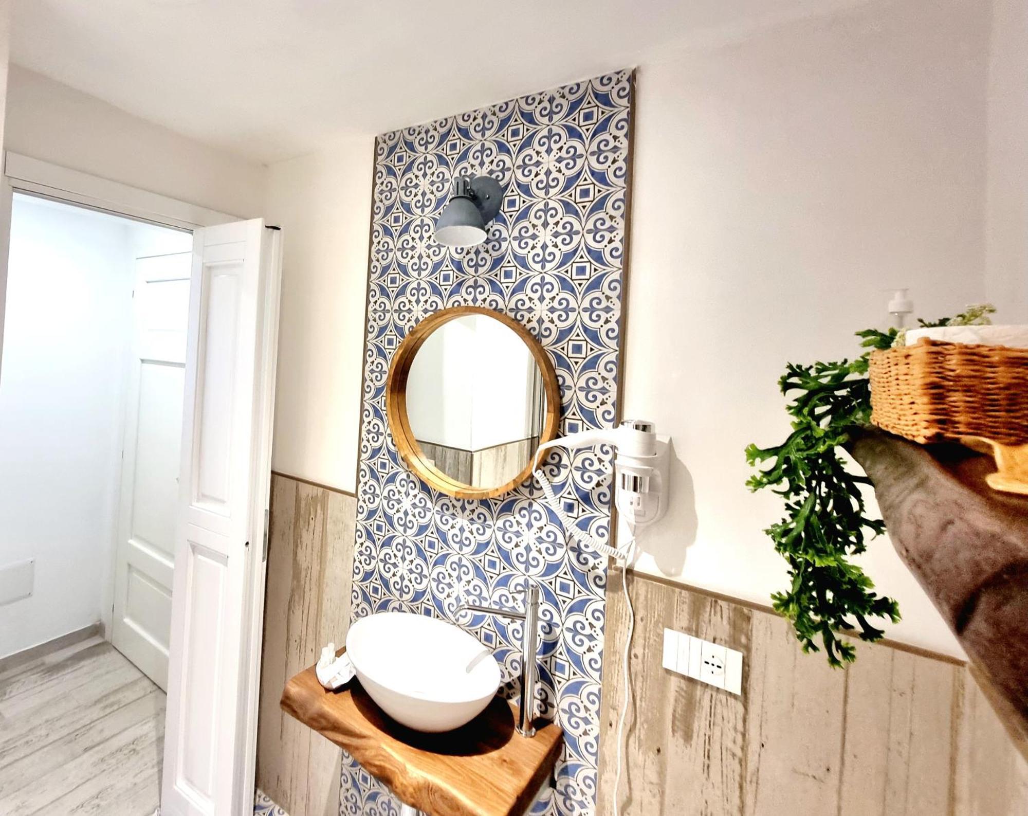 Hotel Golden House Porto Torres Esterno foto